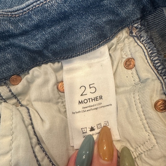 MOTHER High-Waisted Looker Ankle Fray,
Shoot To Thrill, size 25 - Picture 11 of 16